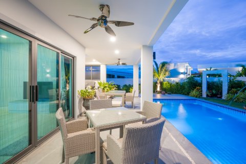 Chalet de 3 dormitorios en Hua Hin, Tailandia № 165484 - foto 7