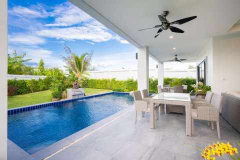 Chalet de 3 dormitorios en Hua Hin, Tailandia № 165484 - foto 8