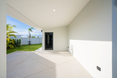 Chalet de 3 dormitorios en Hua Hin, Tailandia № 165483 - foto 13