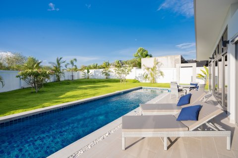 Chalet de 3 dormitorios en Hua Hin, Tailandia № 165483 - foto 12
