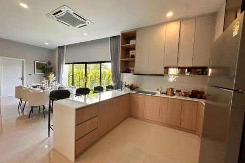 Villa in Pattaya, Thailand 5 Schlafzimmer № 232985 - Foto 5