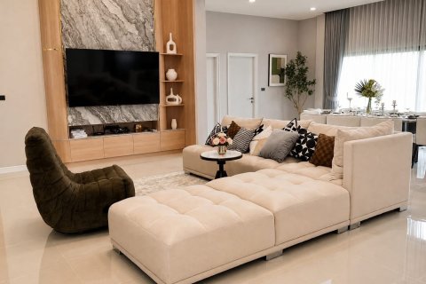 Villa in Pattaya, Thailand 5 Schlafzimmer № 232985 - Foto 8