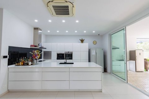 Chalet de 3 dormitorios en Hua Hin, Tailandia № 154538 - foto 6