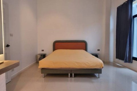 Chalet de 4 dormitorios en Pattaya, Tailandia № 154540 - foto 8