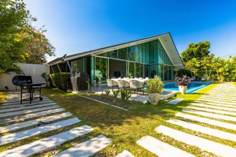 Chalet de 7 dormitorios en Hua Hin, Tailandia № 154535 - foto 9