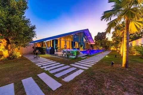 Chalet de 7 dormitorios en Hua Hin, Tailandia № 154535 - foto 4