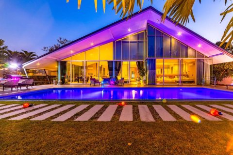 Chalet de 7 dormitorios en Hua Hin, Tailandia № 154535 - foto 2