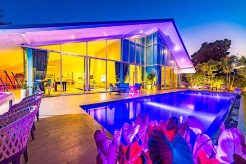 Chalet de 7 dormitorios en Hua Hin, Tailandia № 154535 - foto 3