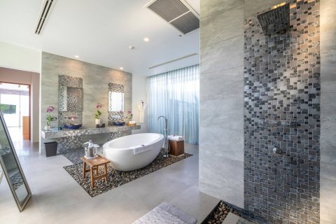 Casa de 6 dormitorios en Phuket, Tailandia № 180743 - foto 24