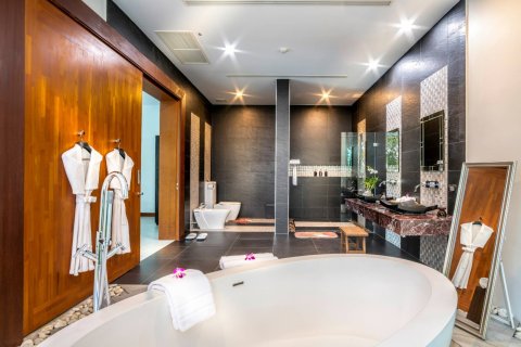 Casa de 6 dormitorios en Phuket, Tailandia № 180743 - foto 22