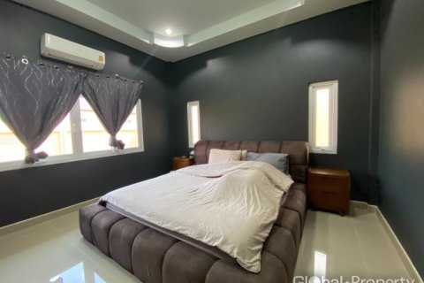 Casa de 3 dormitorios en Pattaya, Tailandia № 163959 - foto 5