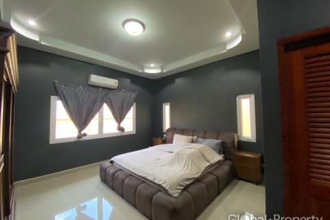 Casa de 3 dormitorios en Pattaya, Tailandia № 163959 - foto 4