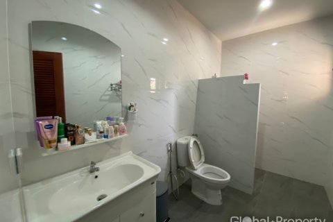 Casa de 3 dormitorios en Pattaya, Tailandia № 163959 - foto 13
