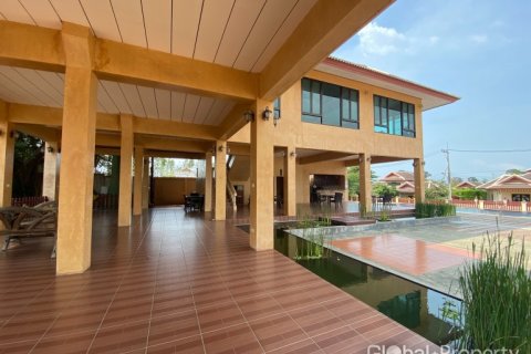 Casa de 3 dormitorios en Pattaya, Tailandia № 163959 - foto 18