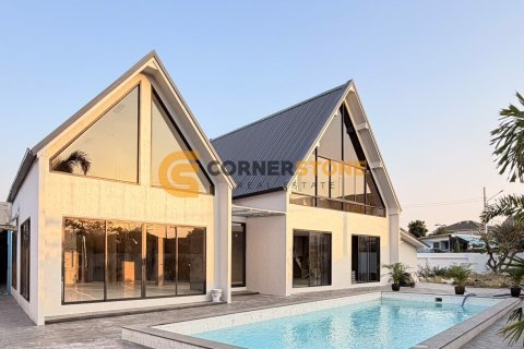 Studio in Pattaya, Thailand № 161402