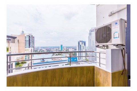Condominio de 2 dormitorios en Bangkok, Tailandia № 143941 - foto 17