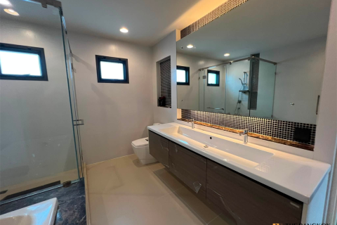 Maison à Bangkok, Thaïlande 4 chambres № 220672