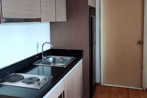 Condominio de 2 dormitorios en Khlong Toei, Bangkok, Tailandia № 47986 - foto 2
