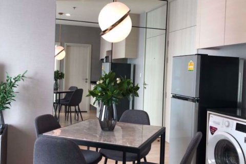Condominio de 2 dormitorios en Huai Khwang, Bangkok, Tailandia № 47987 - foto 9