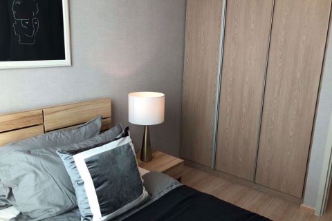 Condominio de 2 dormitorios en Huai Khwang, Bangkok, Tailandia № 47987 - foto 15