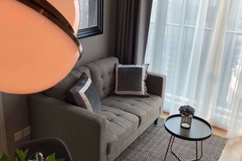 Condominio de 2 dormitorios en Huai Khwang, Bangkok, Tailandia № 47987 - foto 7