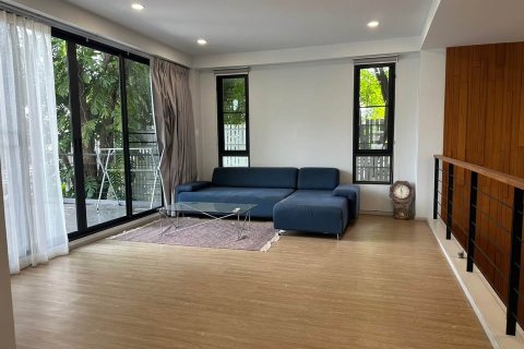 Casa de 5 dormitorios en Phra Khanong, Bangkok, Tailandia № 194555 - foto 10