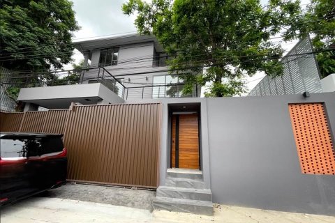 Casa de 5 dormitorios en Phra Khanong, Bangkok, Tailandia № 194555 - foto 23