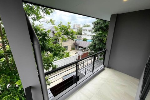 Casa de 5 dormitorios en Phra Khanong, Bangkok, Tailandia № 194555 - foto 22