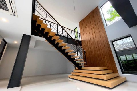 Casa de 5 dormitorios en Phra Khanong, Bangkok, Tailandia № 194555 - foto 7