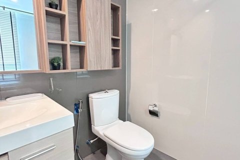 Condominio de 4 dormitorios en Bangkok, Tailandia № 194553 - foto 14