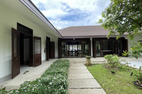 Villa in Phuket, Thailand 4 bedrooms № 116412