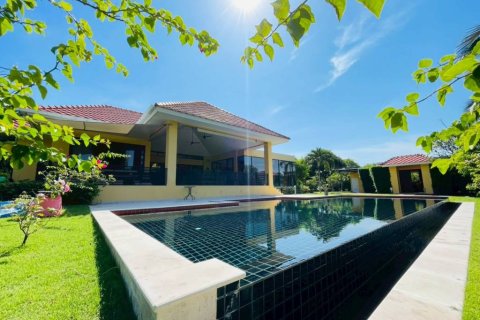 Chalet de 4 dormitorios en Hua Hin, Tailandia № 157345 - foto 4