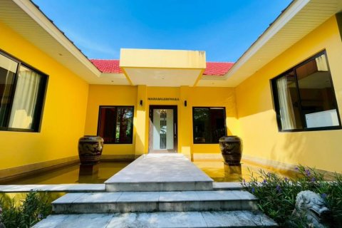 Chalet de 4 dormitorios en Hua Hin, Tailandia № 157345 - foto 8