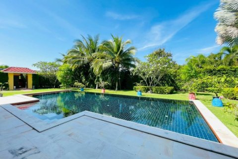 Chalet de 4 dormitorios en Hua Hin, Tailandia № 157345 - foto 7