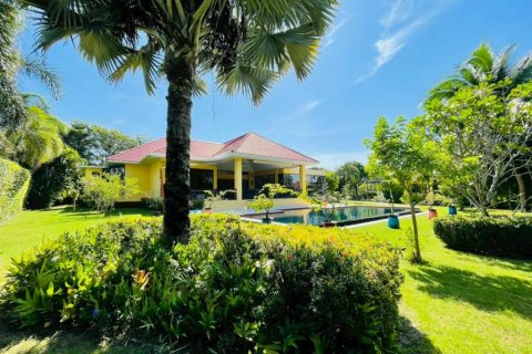 Villa in Hua Hin, Thailand 4 Schlafzimmer № 157345