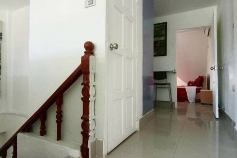 Adosado de 5 dormitorios en Pattaya, Tailandia № 157346 - foto 9