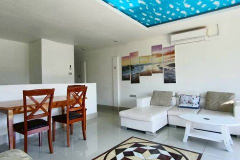 Adosado de 5 dormitorios en Pattaya, Tailandia № 157346 - foto 4