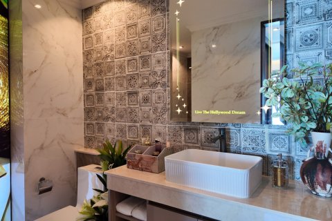 Apartamento de 2 habitaciones en Pattaya, Tailandia № 205879 - foto 7