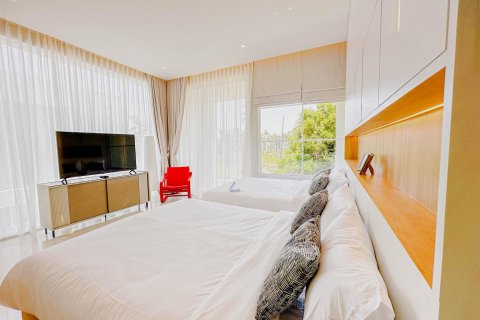 Chalet de 3 dormitorios en Pran Buri, Tailandia № 169750 - foto 3