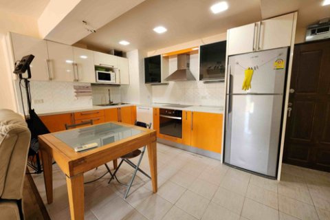 Condominio de 2 dormitorios en Jomtien Beach, Pattaya, Tailandia № 203920 - foto 12