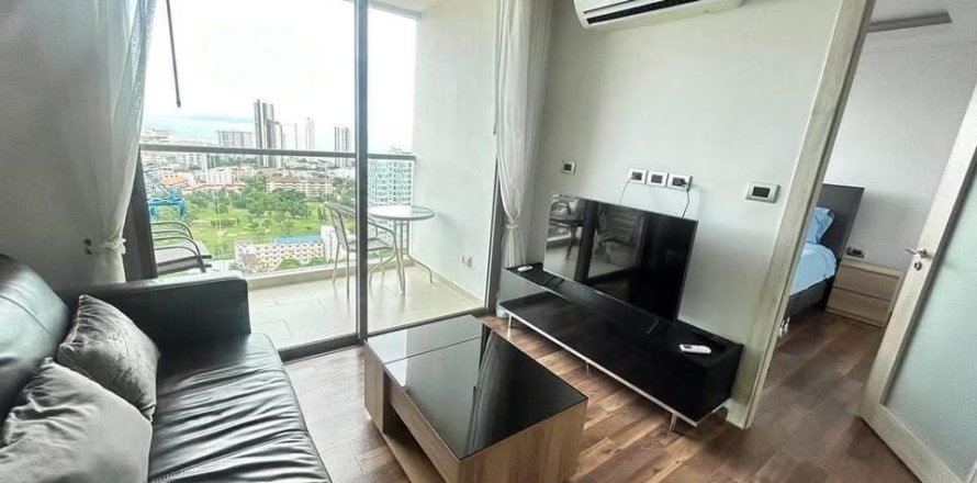 Apartamento de 2 habitaciones en Pattaya, Tailandia № 135201