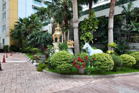 Apartamento de 2 habitaciones en Pattaya, Tailandia № 135201 - foto 25