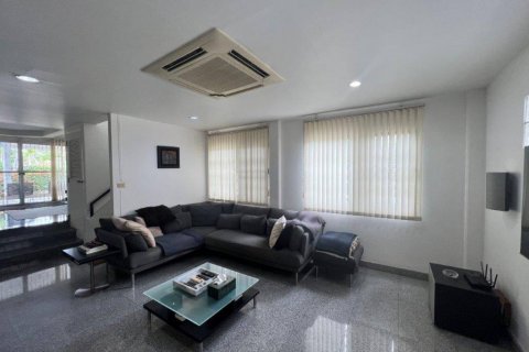 Casa de 4 dormitorios en Hua Hin, Tailandia № 114195 - foto 3