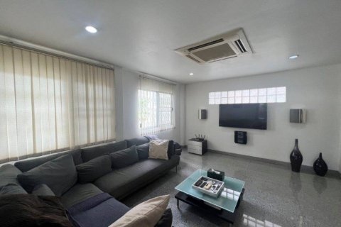 Casa de 4 dormitorios en Hua Hin, Tailandia № 114195 - foto 2