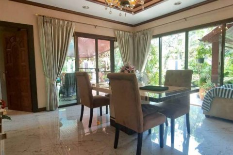 Casa de 3 dormitorios en Sattahip, Tailandia № 151068 - foto 5