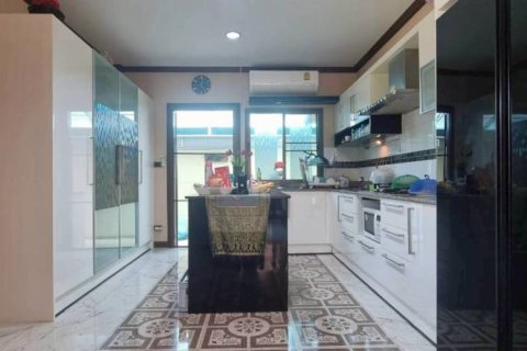 Casa de 3 dormitorios en Sattahip, Tailandia № 151068 - foto 8