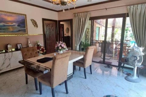Casa de 3 dormitorios en Sattahip, Tailandia № 151068 - foto 4
