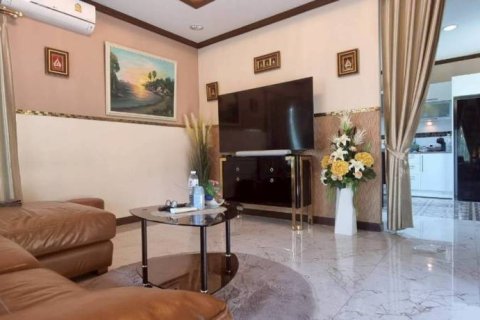 Casa de 3 dormitorios en Sattahip, Tailandia № 151068 - foto 7