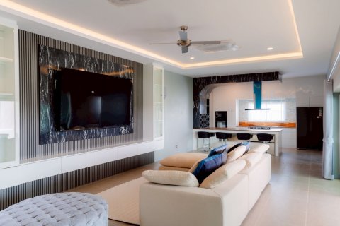 Villa in Hua Hin, Thailand 4 Schlafzimmer № 169965 - Foto 7