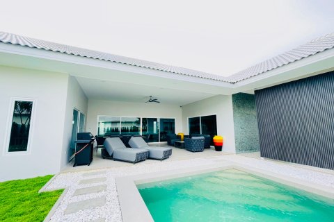 Villa in Hua Hin, Thailand 4 Schlafzimmer № 169965 - Foto 2